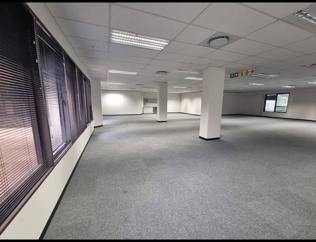 1,250M² OFFICE TO LET IN PARKTOWN